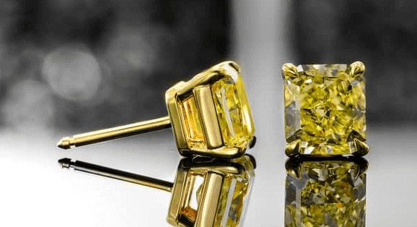 Choosing Diamond Earrings: A Guide for Gift-Givers